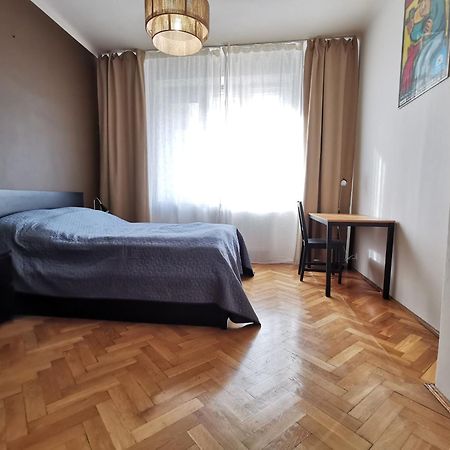 Cozy Spacious Apartment With Balcony Cracovia Exterior foto